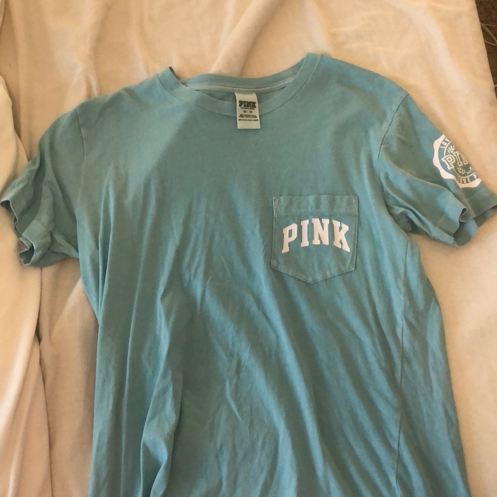 VS PINK TEE